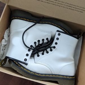 Dr Martens White Boot Women (US7)